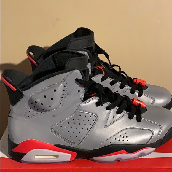 Athletic_Shoes
